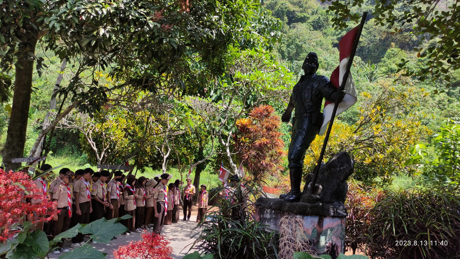 MONUMEN GEMPOL NGADEUPA